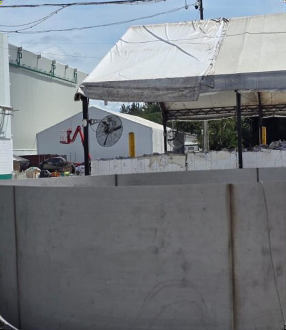 Tanque en acero inoxidable, Grandbay · Papeles Nacionales